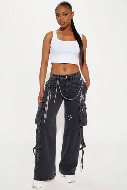 METAL SAFTY PIN DETAILED CARGO JEANS